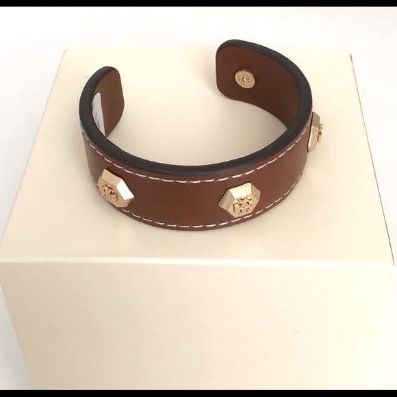 New Tory Burch Logo Cuff Bracelet Hex Stud Leather - Picture 6 of 7